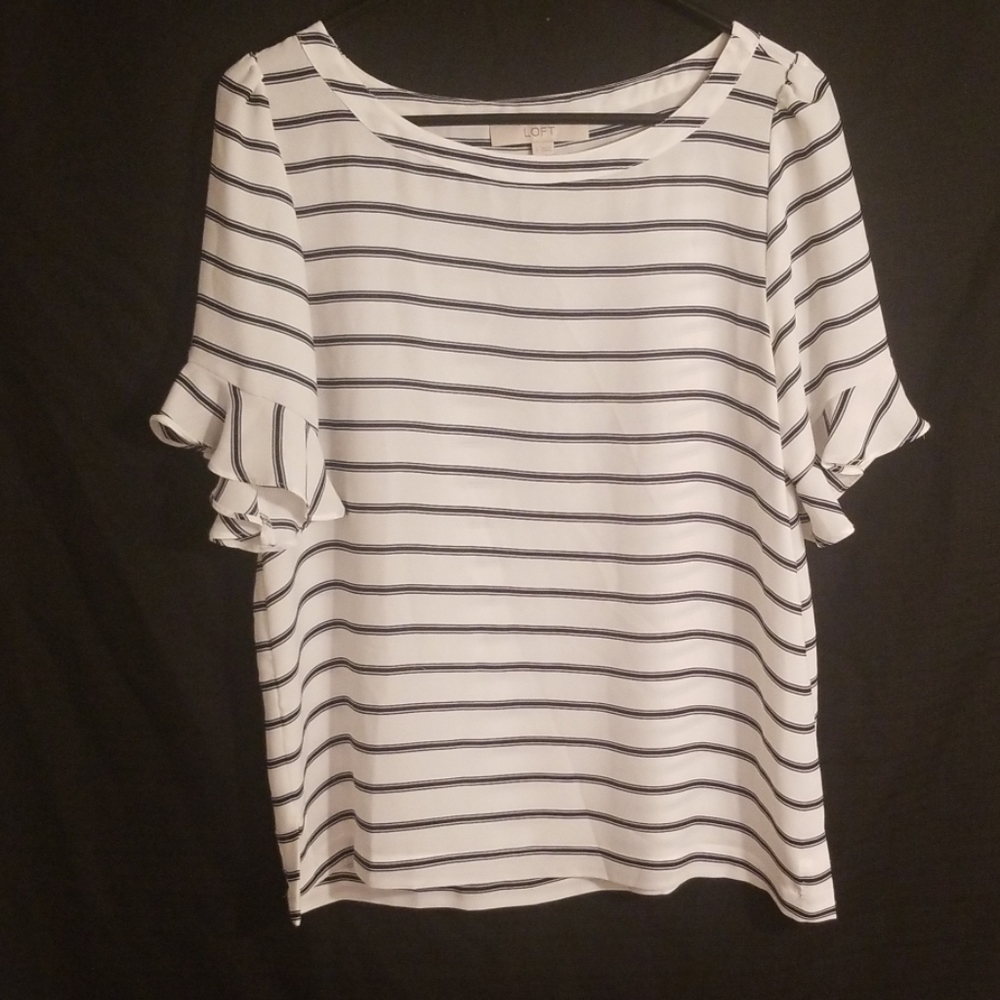 ❤LOFT short ruffled sleeve striped top❤